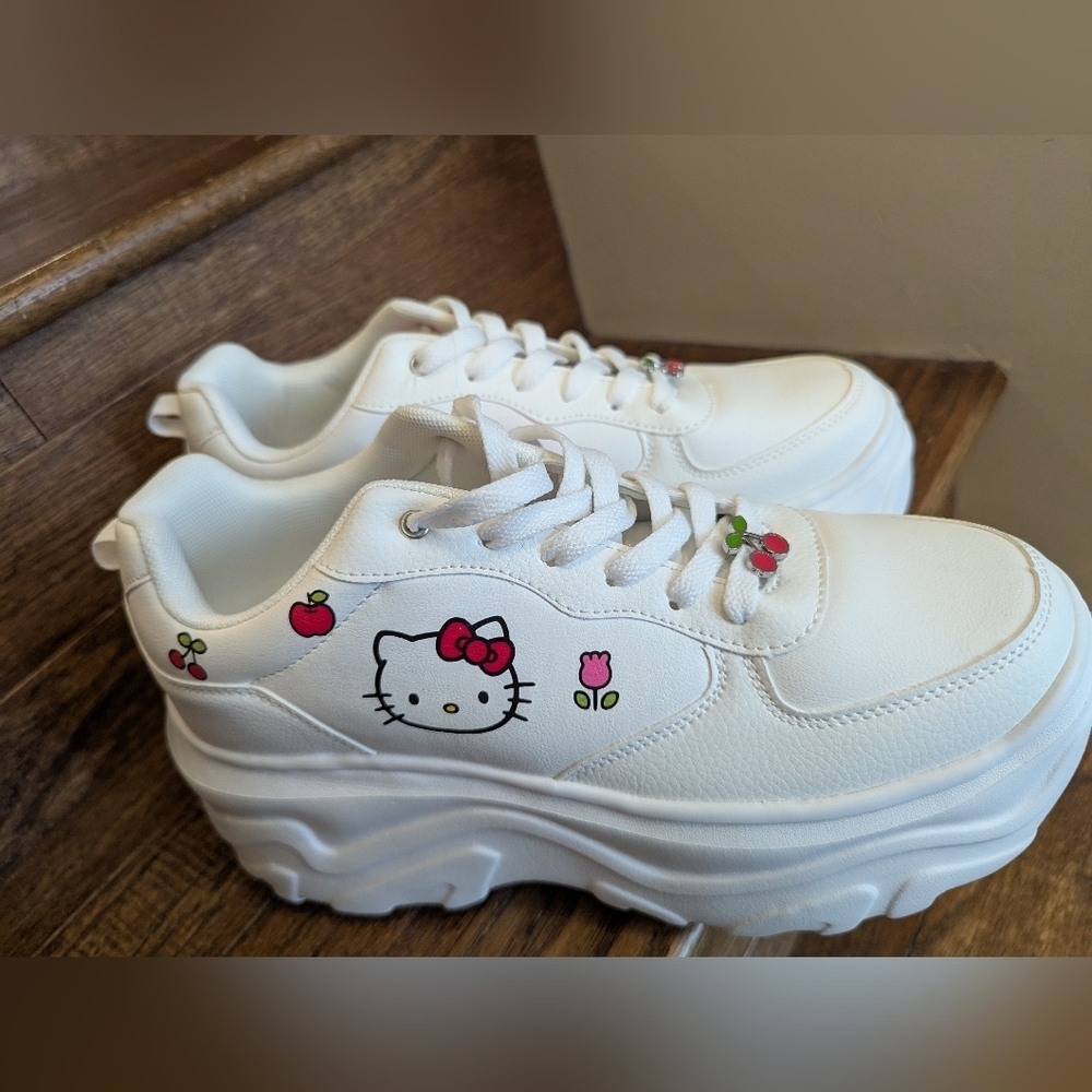 New Sanrio Hello Kitty Platform Sneakers White Woman's US 10 EU 41 From Spain - Picture 11 of 16